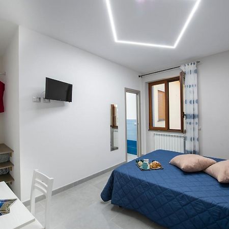 Raggio Di Sole Bed & Breakfast อาเจโรลา ภายนอก รูปภาพ