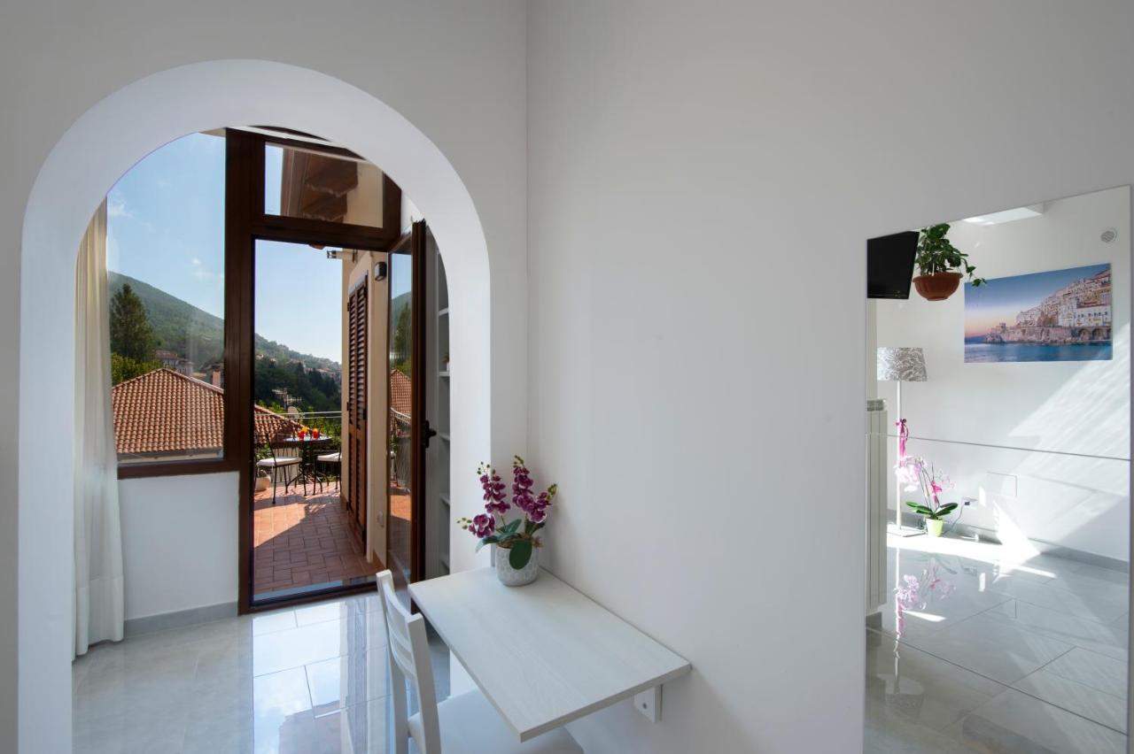 Raggio Di Sole Bed & Breakfast อาเจโรลา ภายนอก รูปภาพ