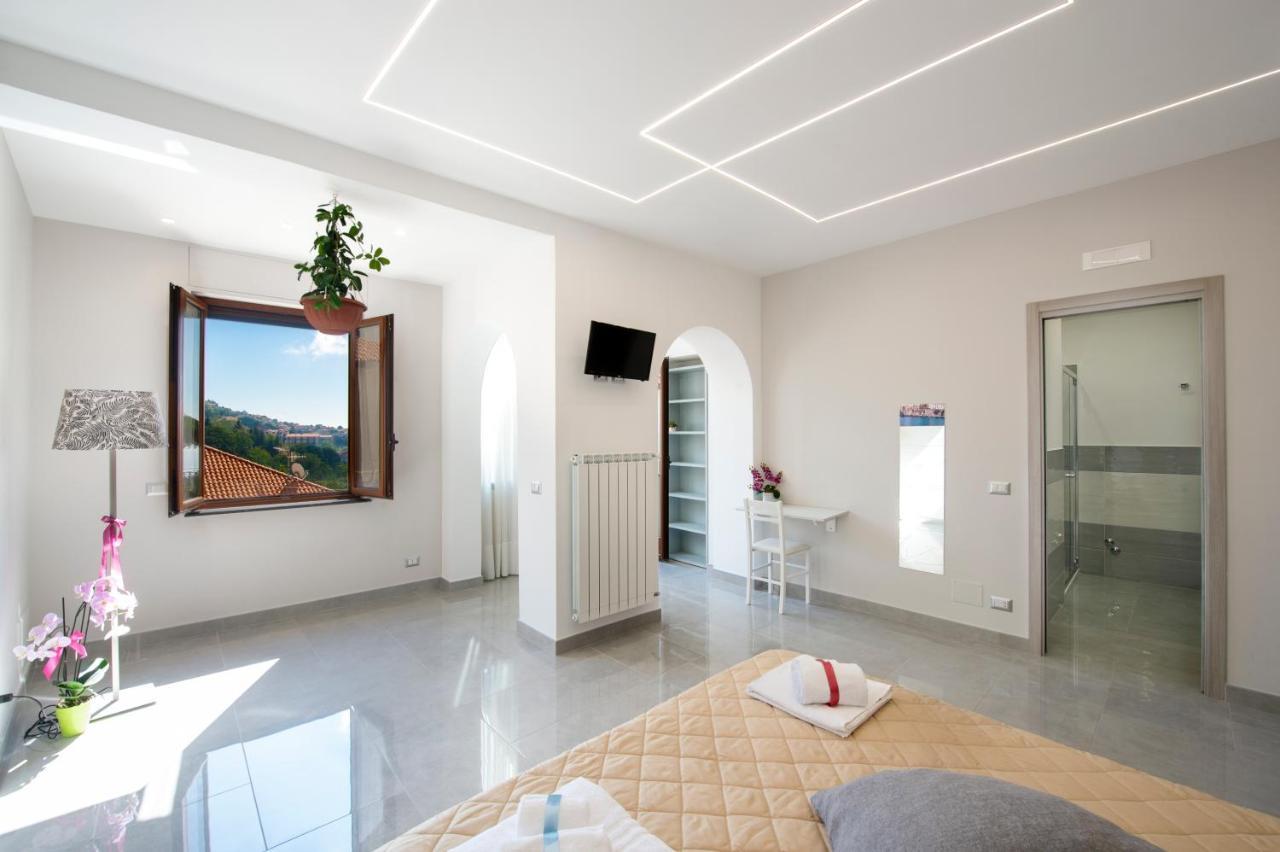 Raggio Di Sole Bed & Breakfast อาเจโรลา ภายนอก รูปภาพ