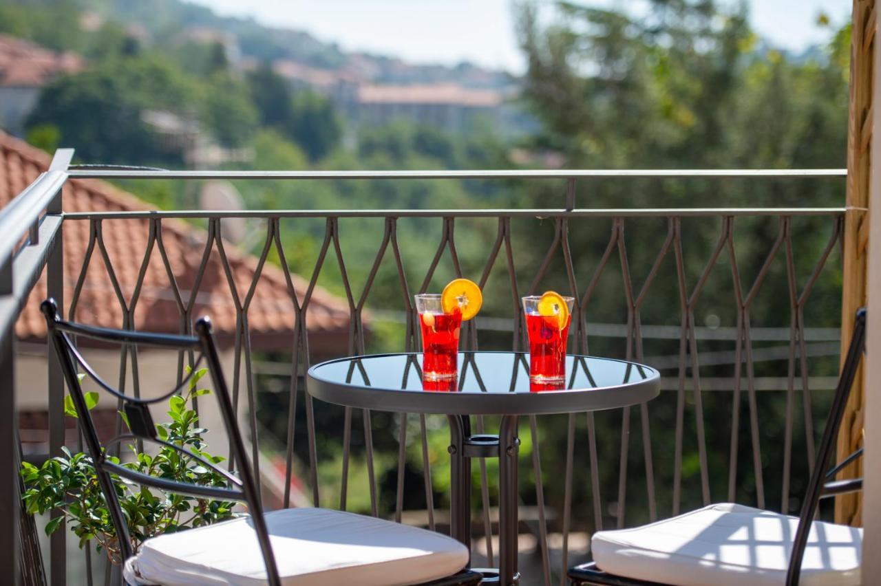 Raggio Di Sole Bed & Breakfast อาเจโรลา ภายนอก รูปภาพ