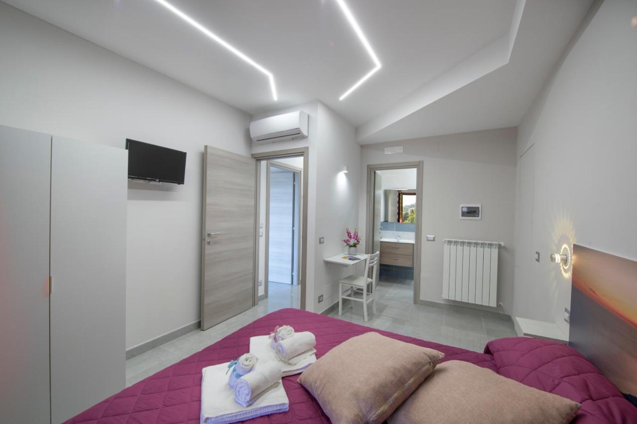 Raggio Di Sole Bed & Breakfast อาเจโรลา ภายนอก รูปภาพ