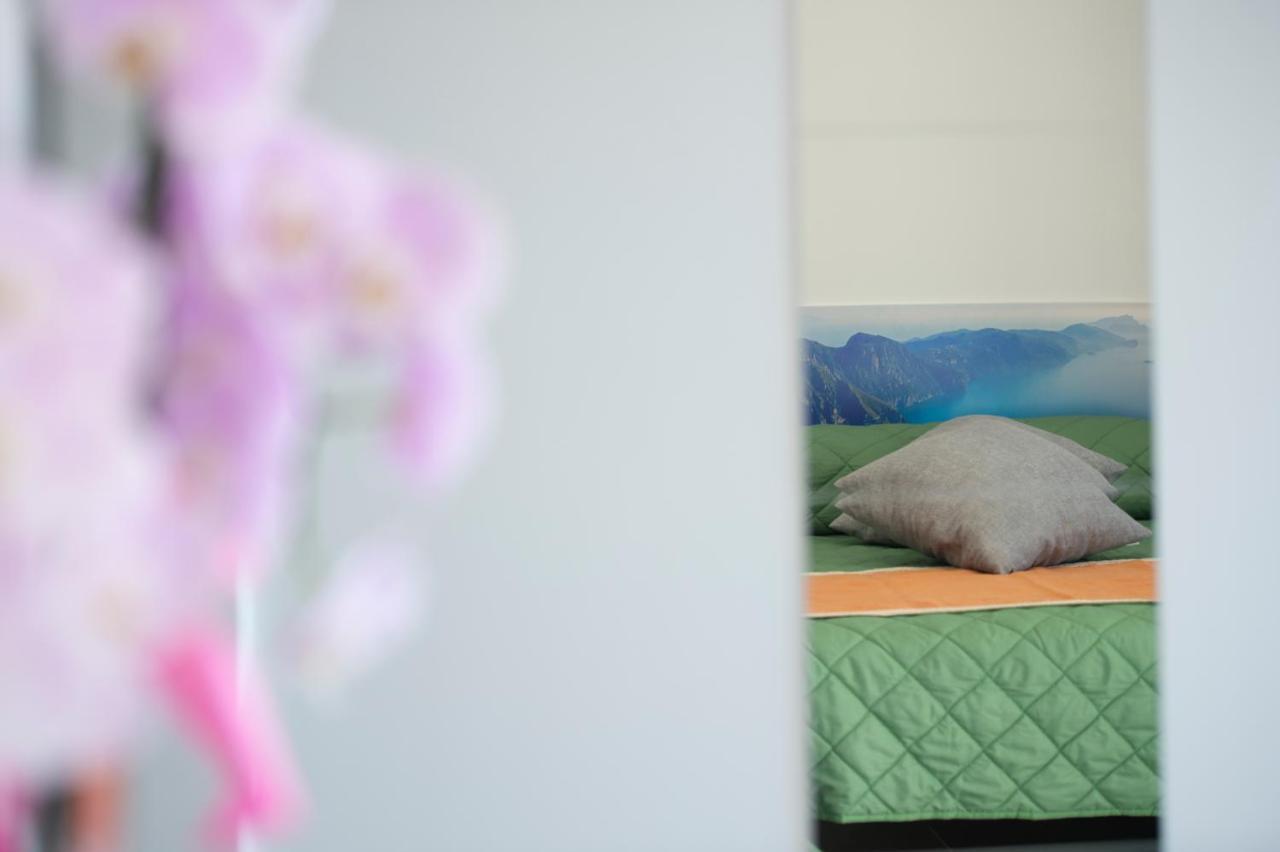 Raggio Di Sole Bed & Breakfast อาเจโรลา ภายนอก รูปภาพ