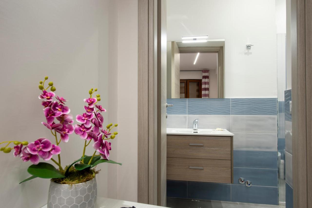 Raggio Di Sole Bed & Breakfast อาเจโรลา ภายนอก รูปภาพ