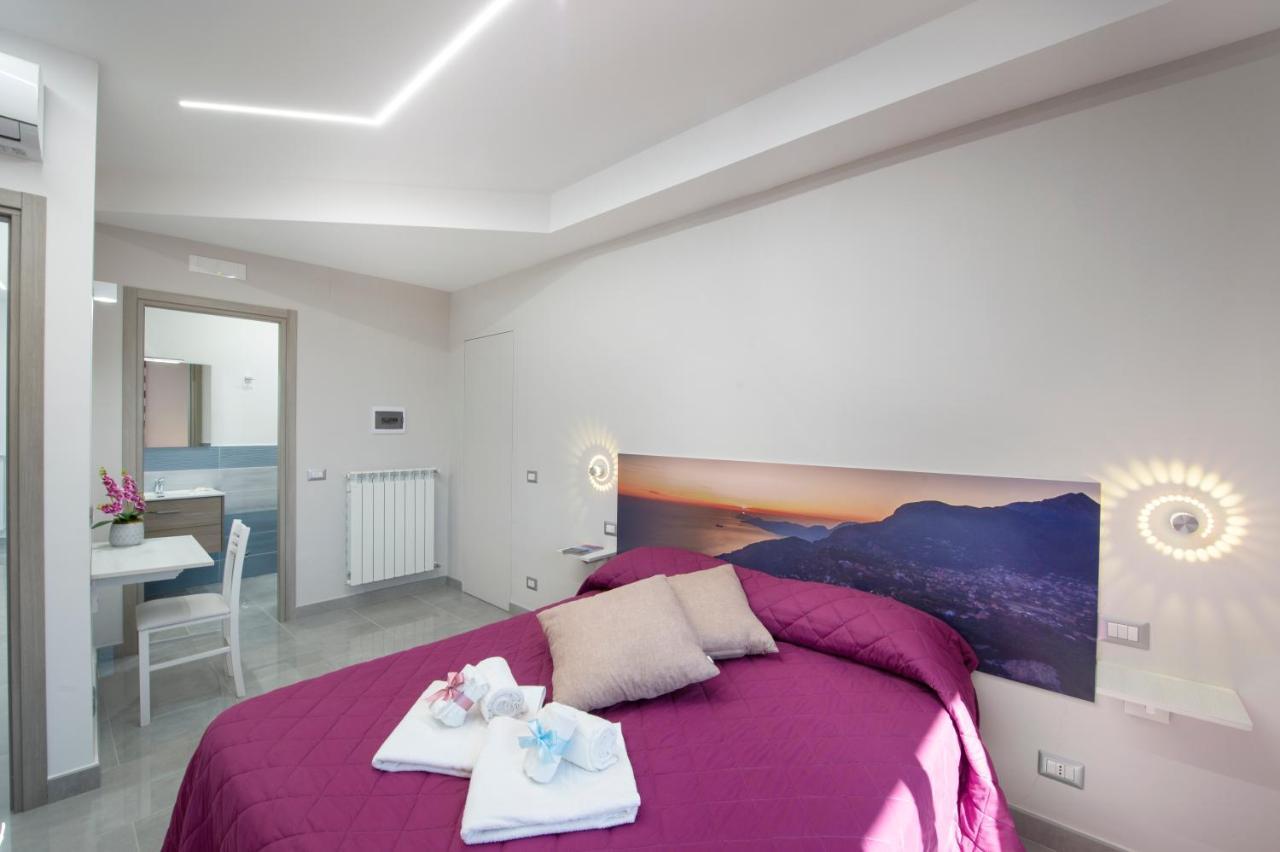 Raggio Di Sole Bed & Breakfast อาเจโรลา ภายนอก รูปภาพ